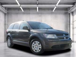 Used 2017 Dodge Journey SE w/ Flexible Seating Group image 1