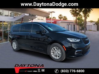 New 2025 Chrysler Pacifica Select image 1