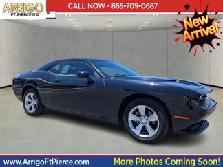 Used 2022 Dodge Challenger SXT image 1
