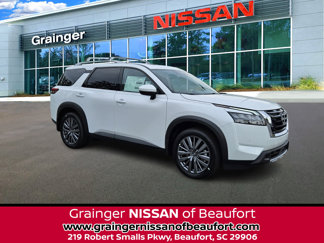 New 2025 Nissan Pathfinder SL image 1