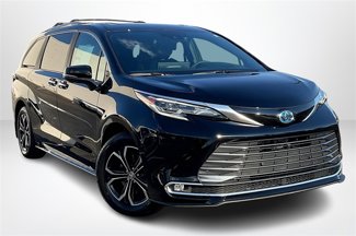 New 2025 Toyota Sienna Platinum image 1