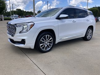 Used 2022 GMC Terrain Denali w/ Denali Premium Package image 1