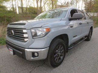 Used 2021 Toyota Tundra 4x4 CrewMax image 1