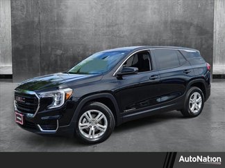 Used 2024 GMC Terrain SLE image 1