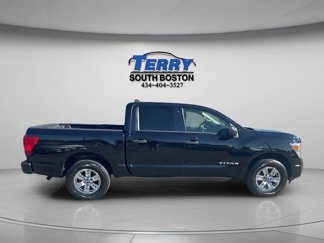 Used 2022 Nissan Titan SV image 1