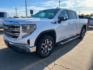 Used 2023 GMC Sierra 1500 SLT image 1