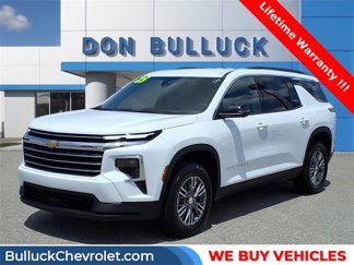 New 2025 Chevrolet Traverse LT w/ Driver Confidence Package image 1