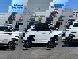 New 2025 Jeep Grand Cherokee L Altitude image 1