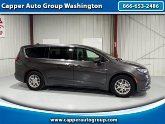 Used 2023 Chrysler Pacifica Touring-L image 1
