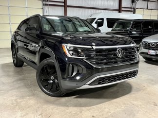Used 2025 Volkswagen Atlas Cross Sport SE image 1