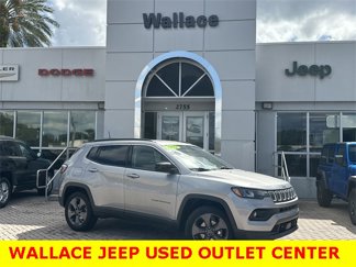 Used 2022 Jeep Compass Latitude image 1