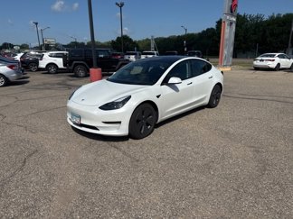 Used 2021 Tesla Model 3 Standard Range Plus image 1