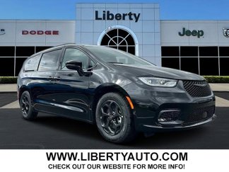 New 2025 Chrysler Pacifica Premium image 1