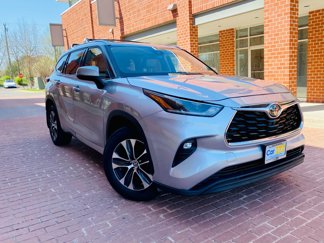 Used 2021 Toyota Highlander XLE image 1
