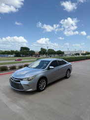 Used 2017 Toyota Camry XLE image 1