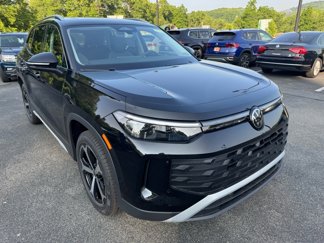 New 2025 Volkswagen Tiguan SE image 1