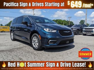 New 2025 Chrysler Pacifica Select image 1