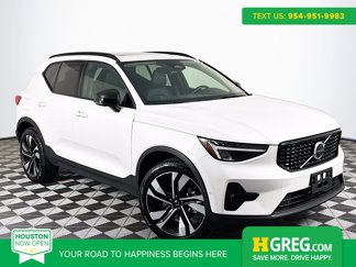 Used 2025 Volvo XC40 B5 Plus image 1