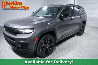 Used 2023 Jeep Grand Cherokee L Laredo image 1
