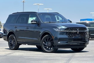 New 2025 Lincoln Navigator Reserve w/ Jet Appearance Package image 1