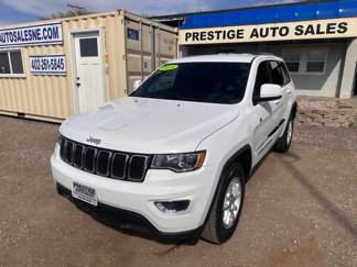 Used 2018 Jeep Grand Cherokee Laredo image 1