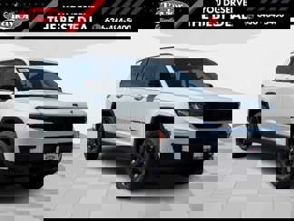 New 2025 Jeep Grand Cherokee L Laredo image 1