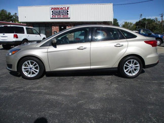 Used 2017 Ford Focus SE image 1