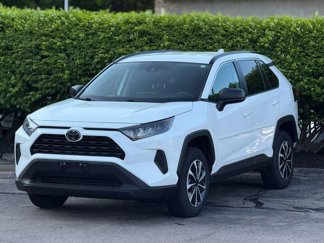 Used 2020 Toyota RAV4 LE image 1