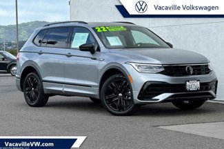Certified 2022 Volkswagen Tiguan SE R-Line image 1