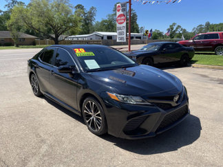 Used 2020 Toyota Camry SE image 1