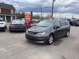 Used 2017 Chrysler Pacifica LX w/ Tire & Wheel Group image 1