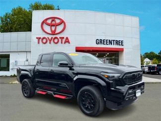 Used 2025 Toyota Tacoma TRD Sport image 1