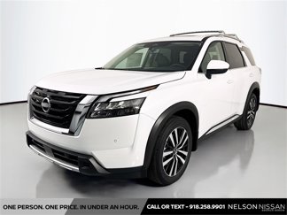 New 2025 Nissan Pathfinder Platinum image 1