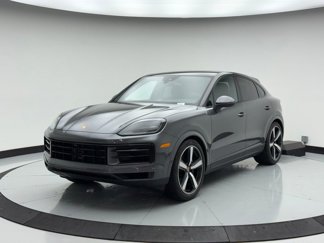 Used 2025 Porsche Cayenne Coupe image 1