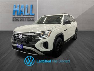 Certified 2024 Volkswagen Atlas Peak Edition SE image 1