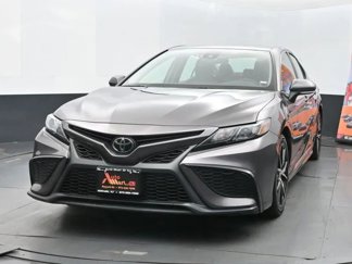 Used 2023 Toyota Camry SE image 1