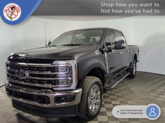 New 2025 Ford F250 4x4 Crew Cab Super Duty image 1