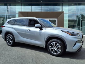 Used 2022 Toyota Highlander XLE image 1