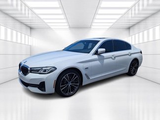 Used 2023 BMW 530e w/ Convenience Package image 1