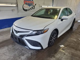 Used 2023 Toyota Camry SE image 1