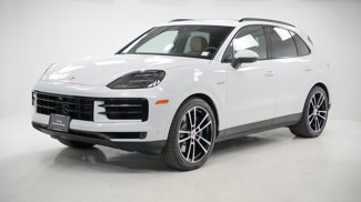 New 2025 Porsche Cayenne E-Hybrid image 1