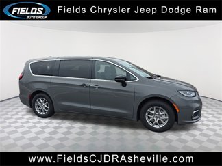 New 2025 Chrysler Pacifica Select w/ Uconnect Theater Family Group image 1