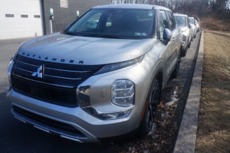 New 2025 Mitsubishi Outlander SE image 1