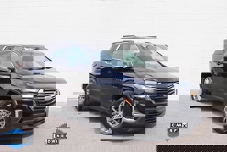 Used 2023 Chevrolet Traverse LT image 1