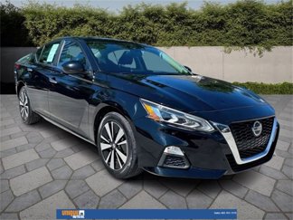 Used 2021 Nissan Altima 2.5 SV image 1