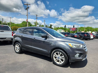 Used 2017 Ford Escape SE image 1