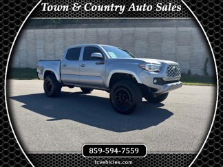 Used 2021 Toyota Tacoma w/ TRD Package image 1