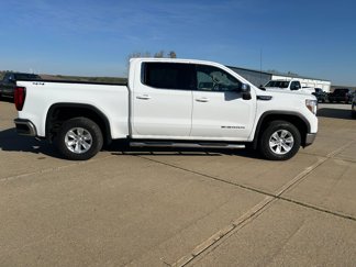 Used 2021 GMC Sierra 1500 SLE image 1