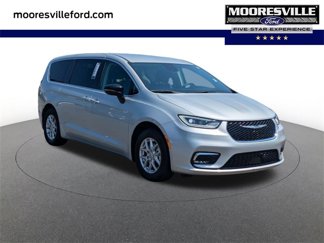 Used 2024 Chrysler Pacifica Touring-L video 1