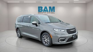New 2023 Chrysler Pacifica Pinnacle image 1
